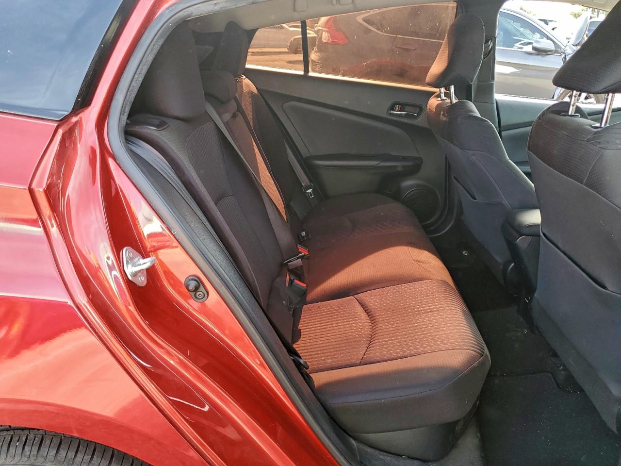 2016 TOYOTA PRIUS photo 10