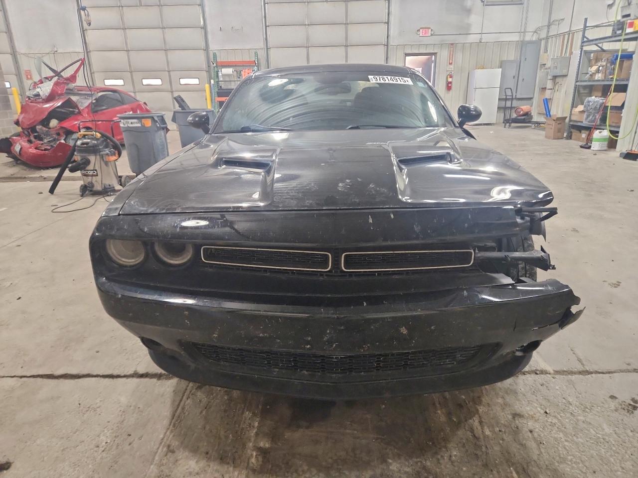 2016 DODGE CHALLENGER SXT photo 5