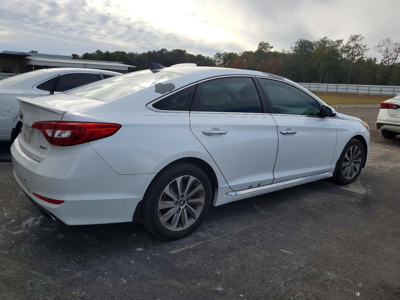 2015 HYUNDAI SONATA SPORT photo 3