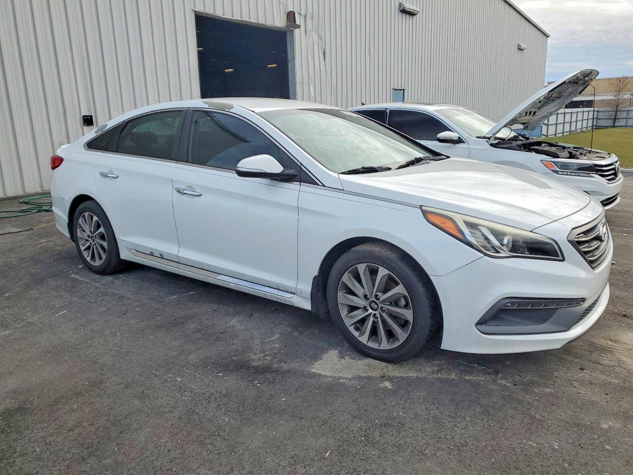 2015 HYUNDAI SONATA SPORT photo 4