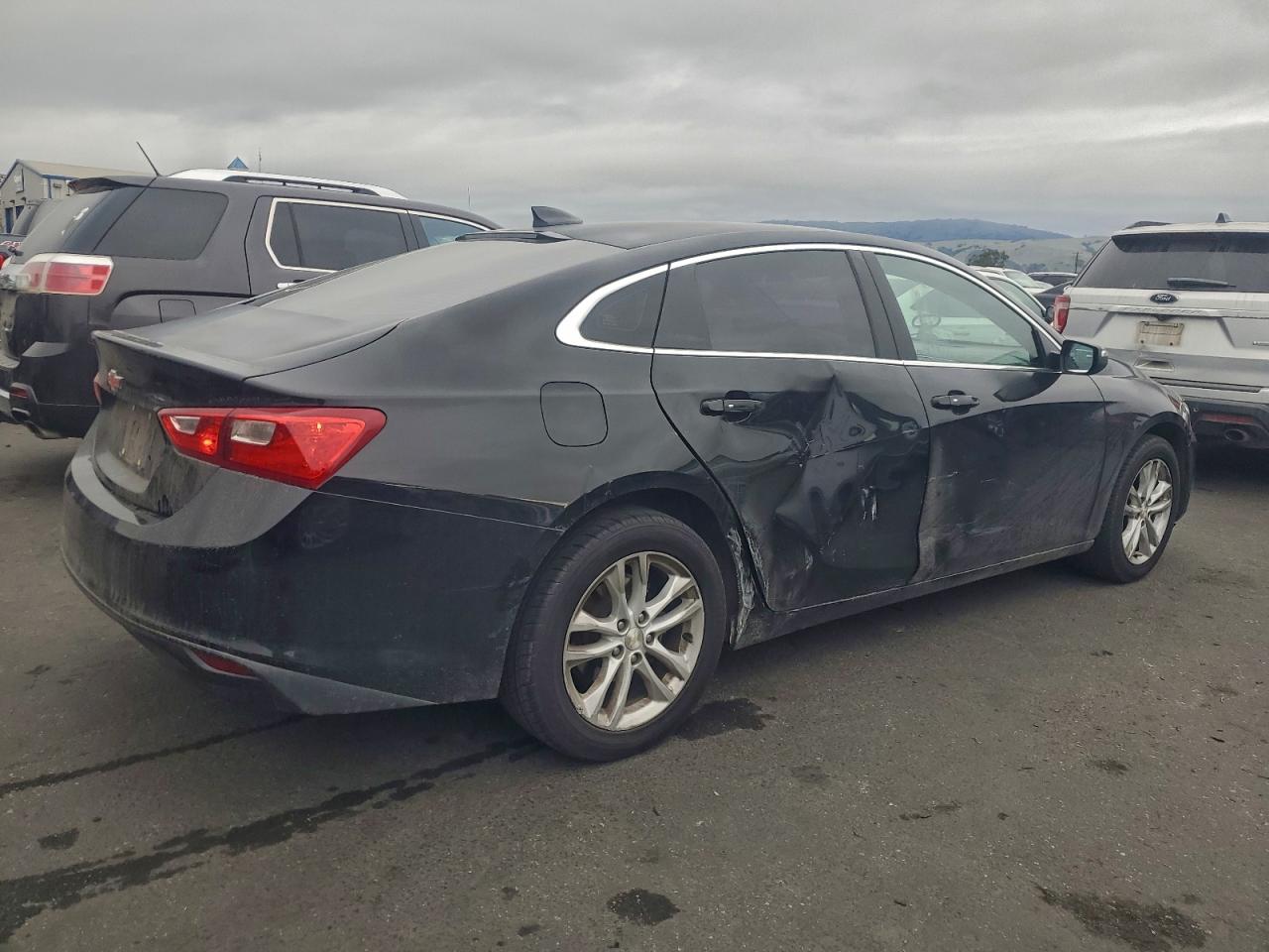2017 CHEVROLET MALIBU LT photo 3