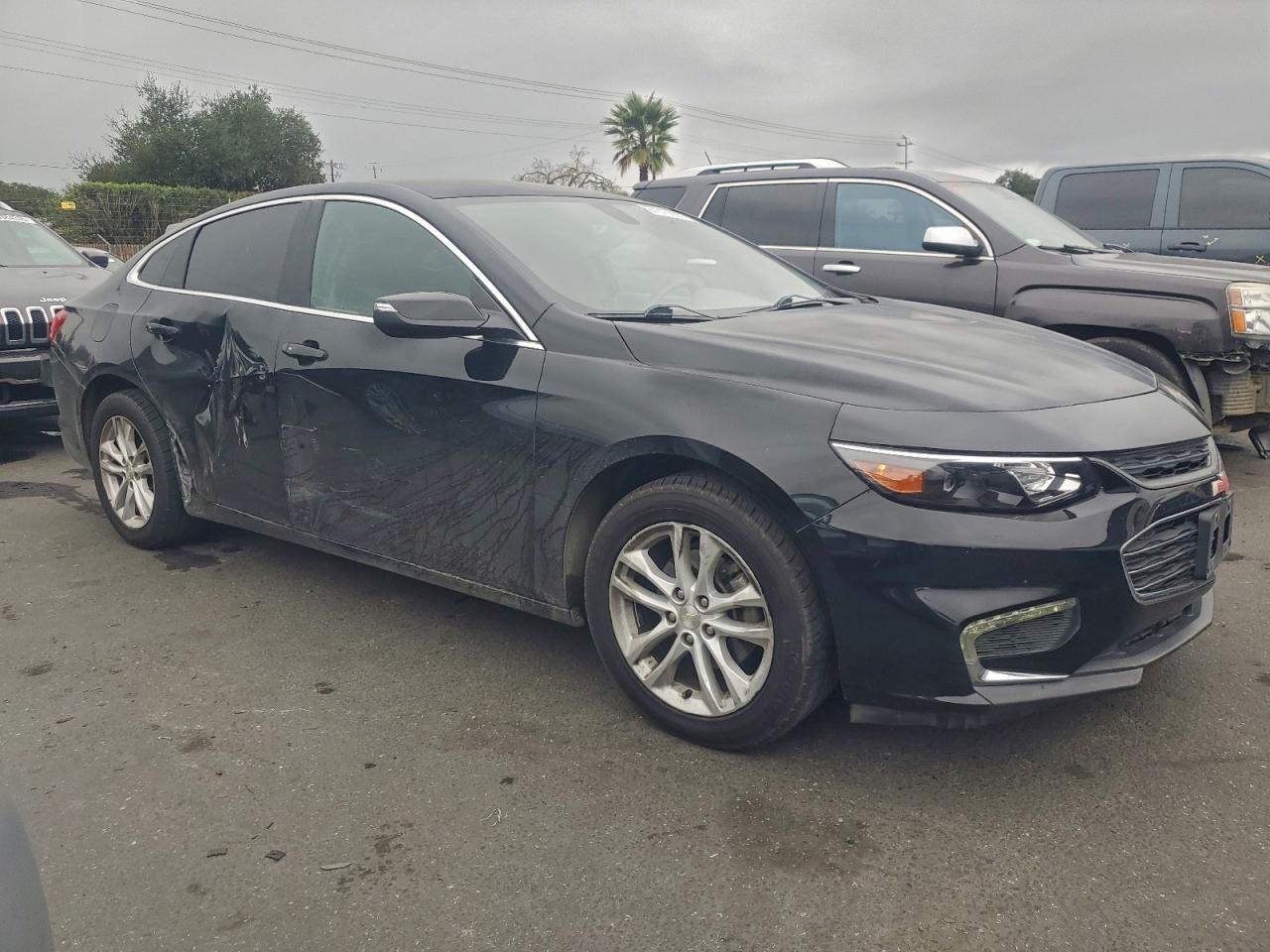 2017 CHEVROLET MALIBU LT photo 4