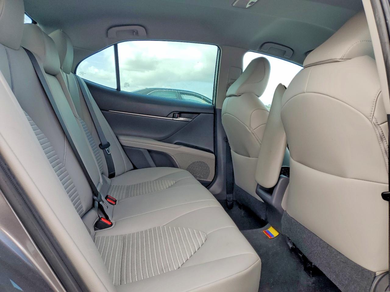 2019 TOYOTA CAMRY L photo 10