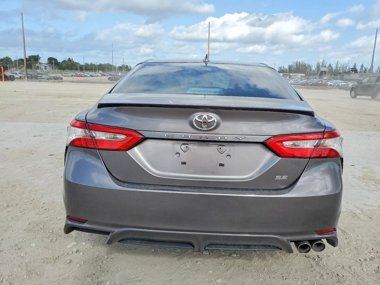 2019 TOYOTA CAMRY L photo 6