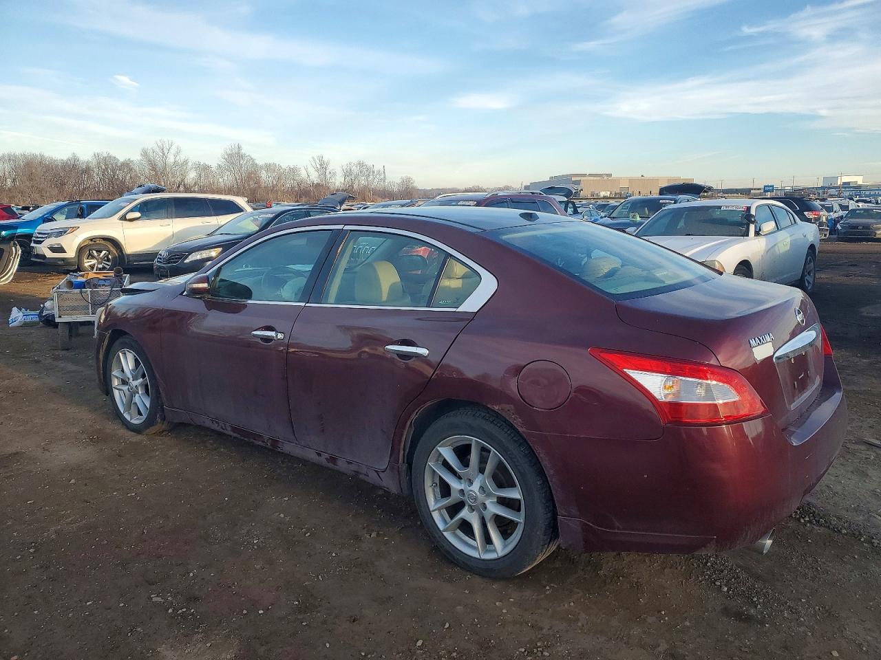 2009 NISSAN MAXIMA S photo 2
