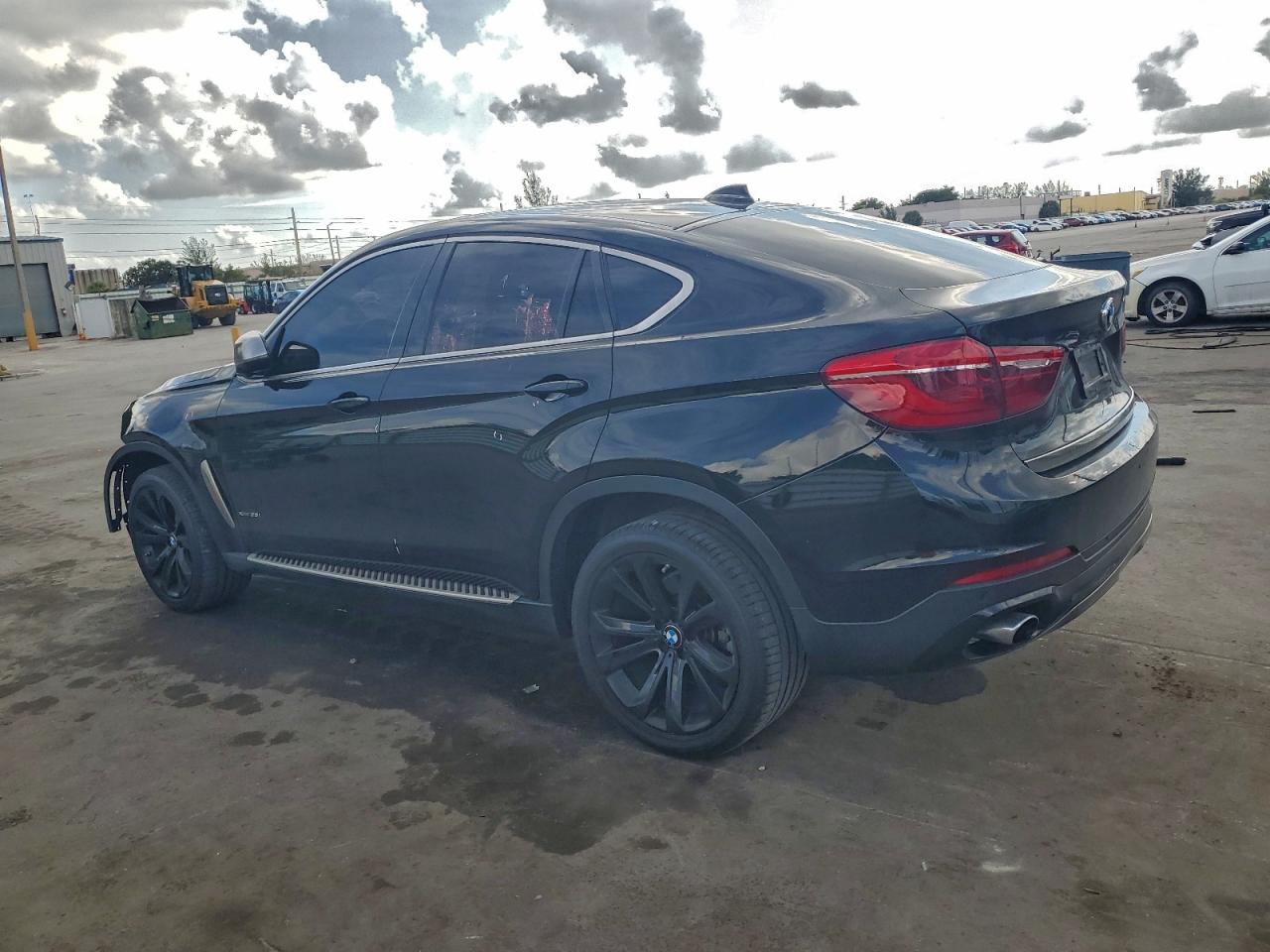 2016 BMW X6 XDRIVE35I photo 2