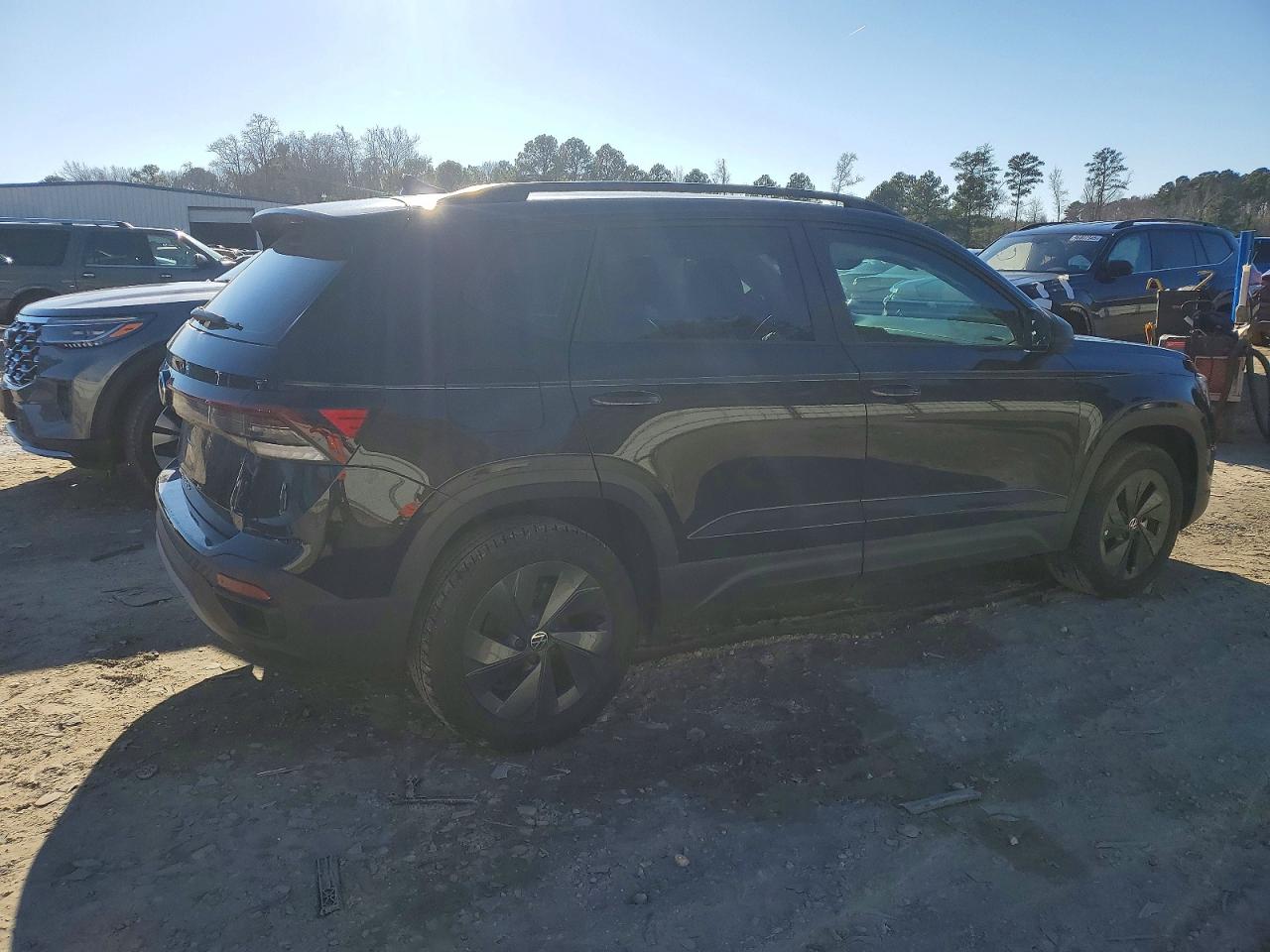 2025 VOLKSWAGEN TAOS S photo 3