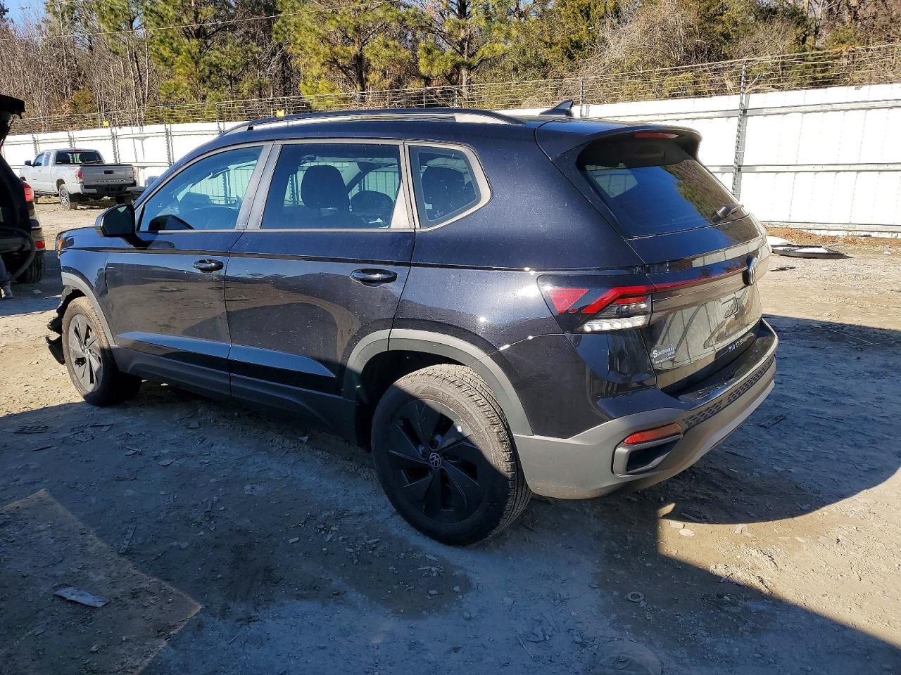2025 VOLKSWAGEN TAOS S photo 2