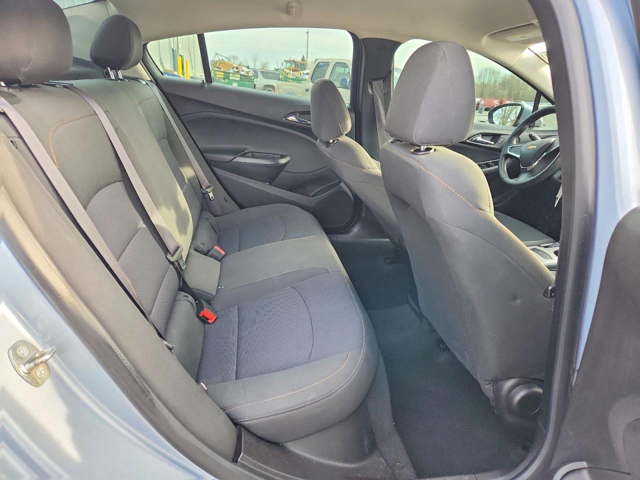 2017 CHEVROLET CRUZE LS photo 10