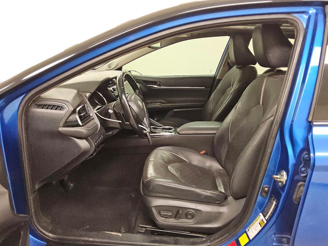 2020 TOYOTA CAMRY XSE photo 7