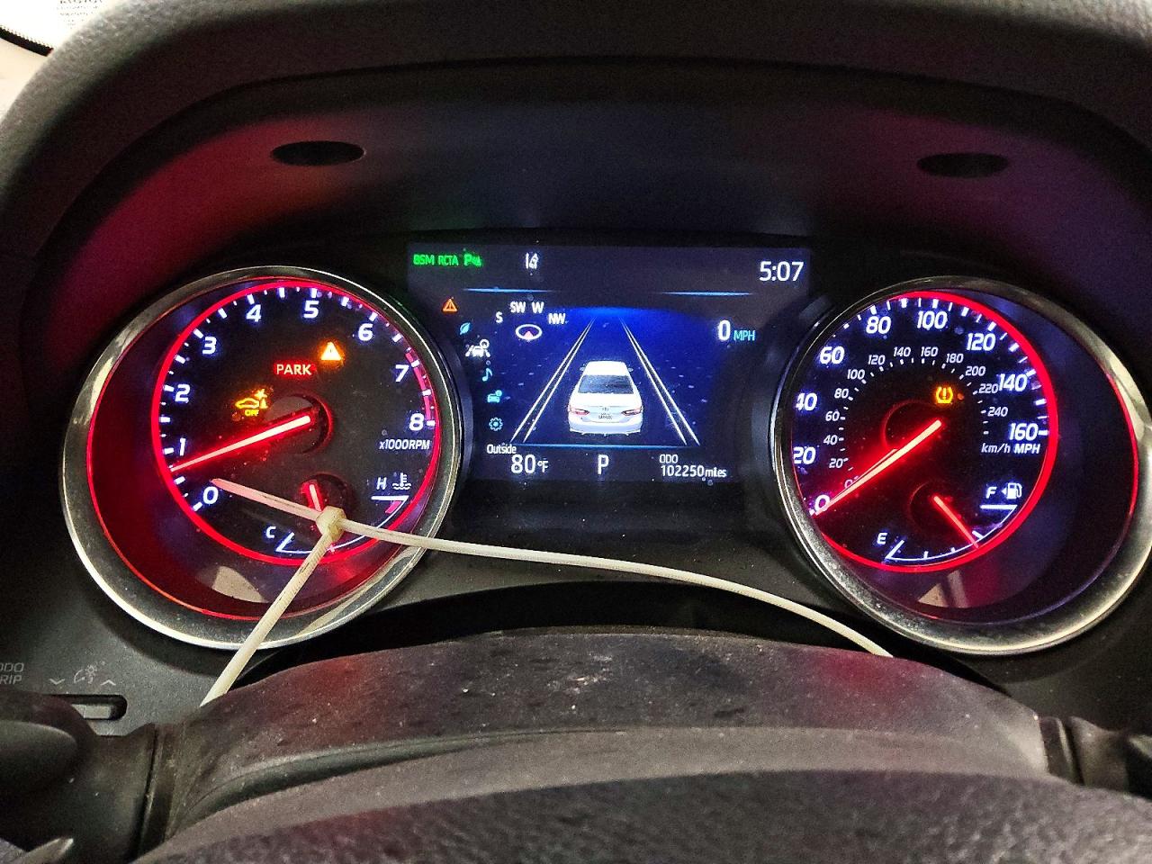 2020 TOYOTA CAMRY XSE photo 9