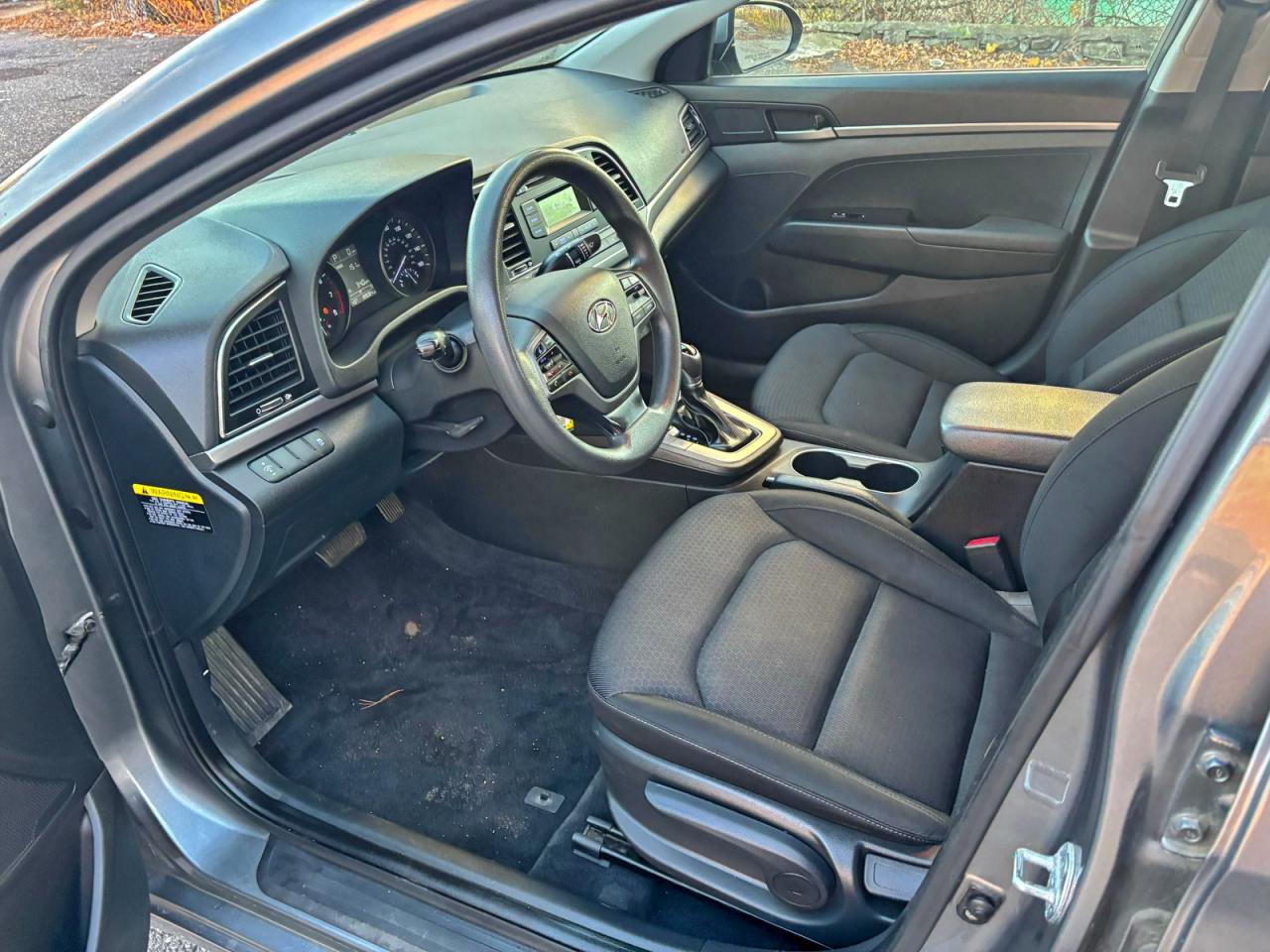 2018 HYUNDAI ELANTRA SE photo 5