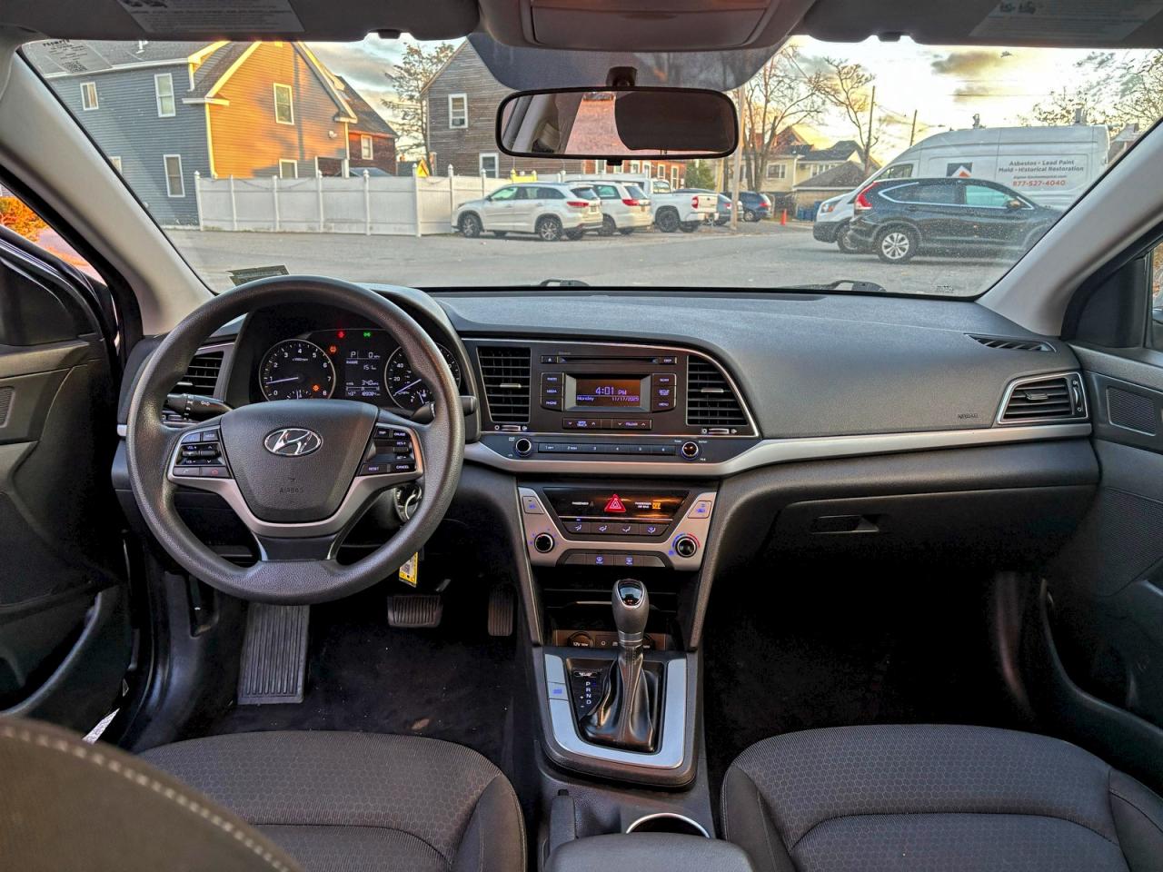 2018 HYUNDAI ELANTRA SE photo 9