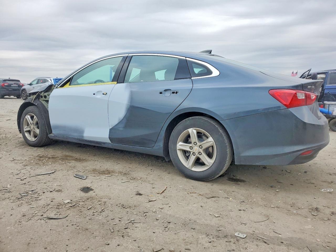 2020 CHEVROLET MALIBU LS photo 3