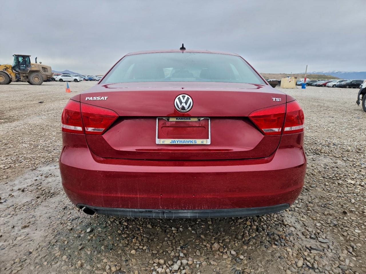 2015 VOLKSWAGEN PASSAT S photo 6