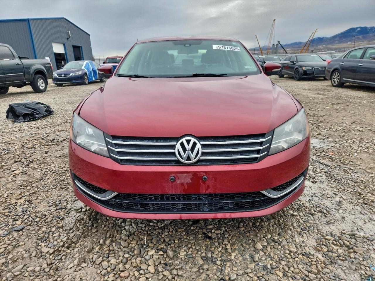 2015 VOLKSWAGEN PASSAT S photo 5