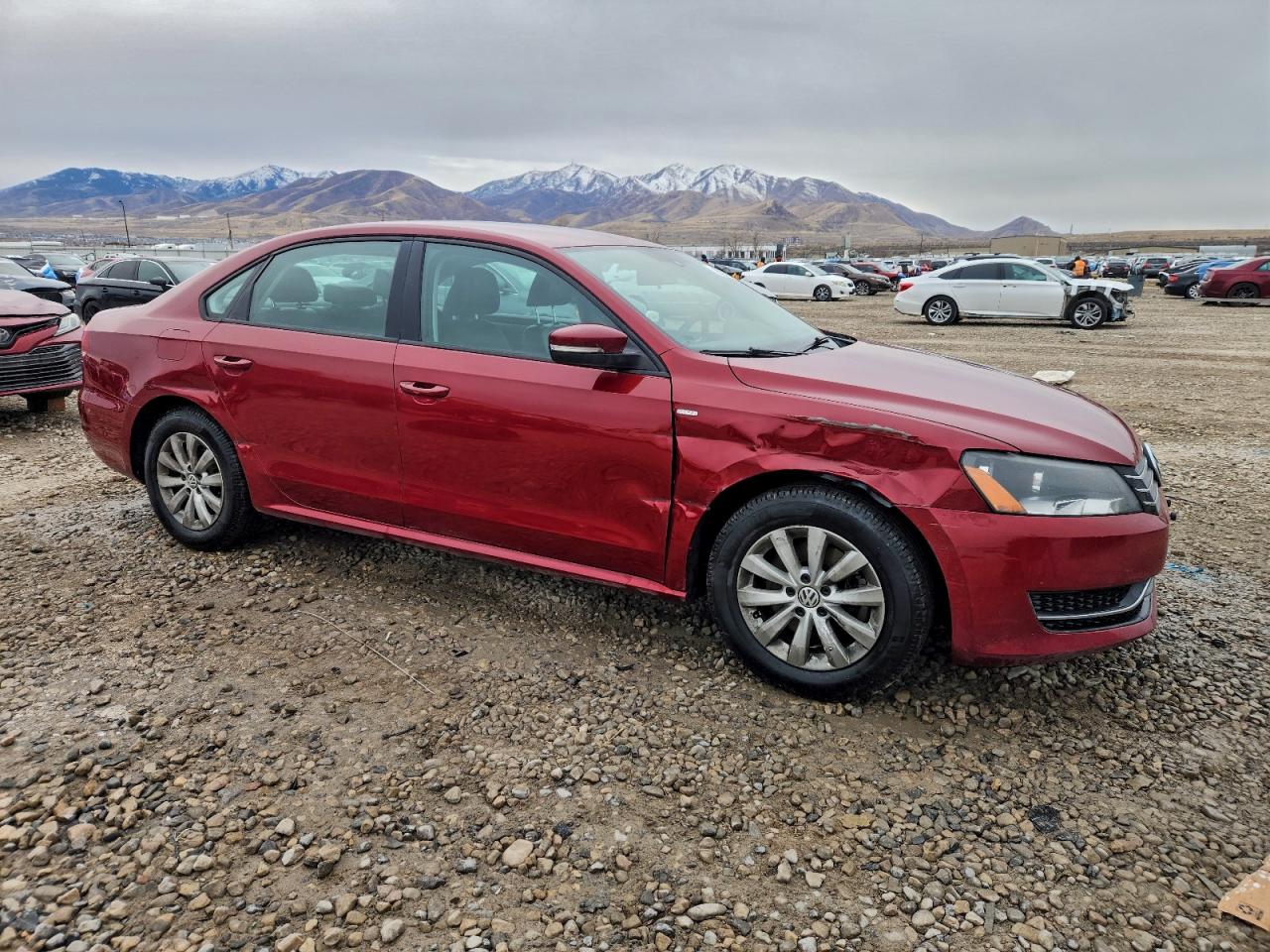 2015 VOLKSWAGEN PASSAT S photo 4