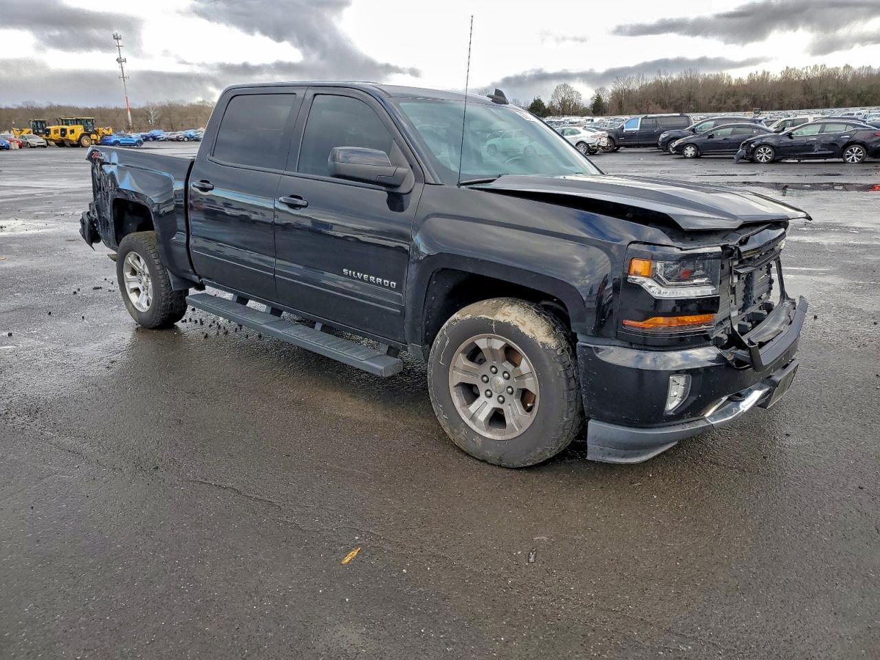 2017 CHEVROLET SILVERADO K1500 LT photo 4