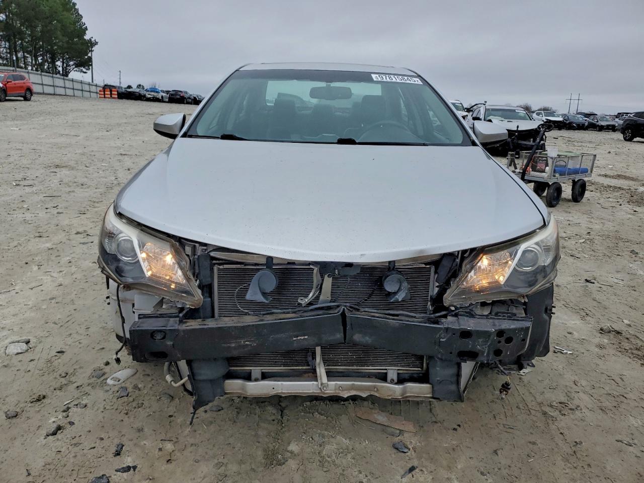 2014 TOYOTA CAMRY L photo 5