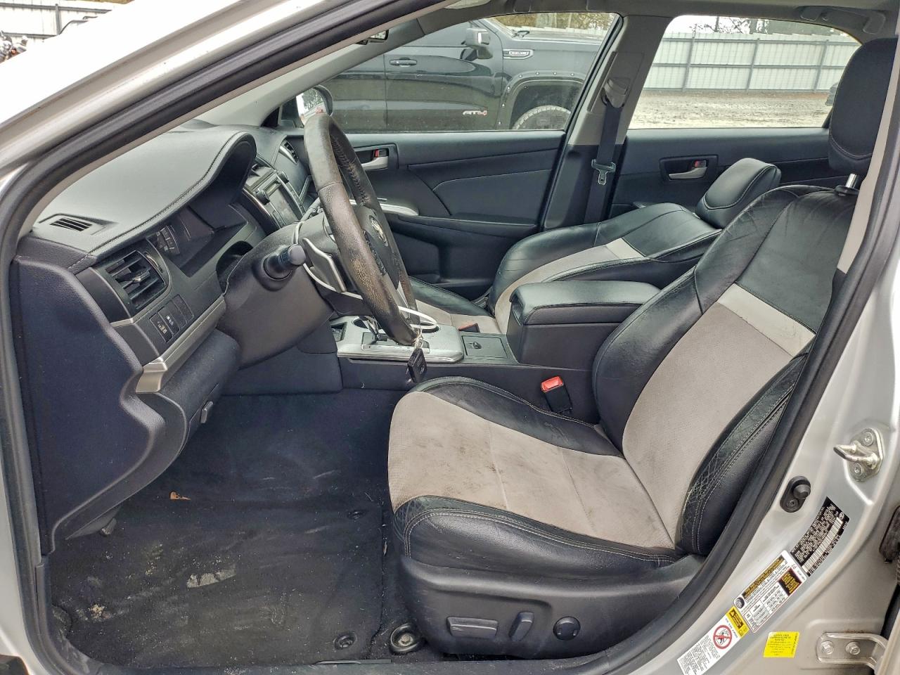 2014 TOYOTA CAMRY L photo 7