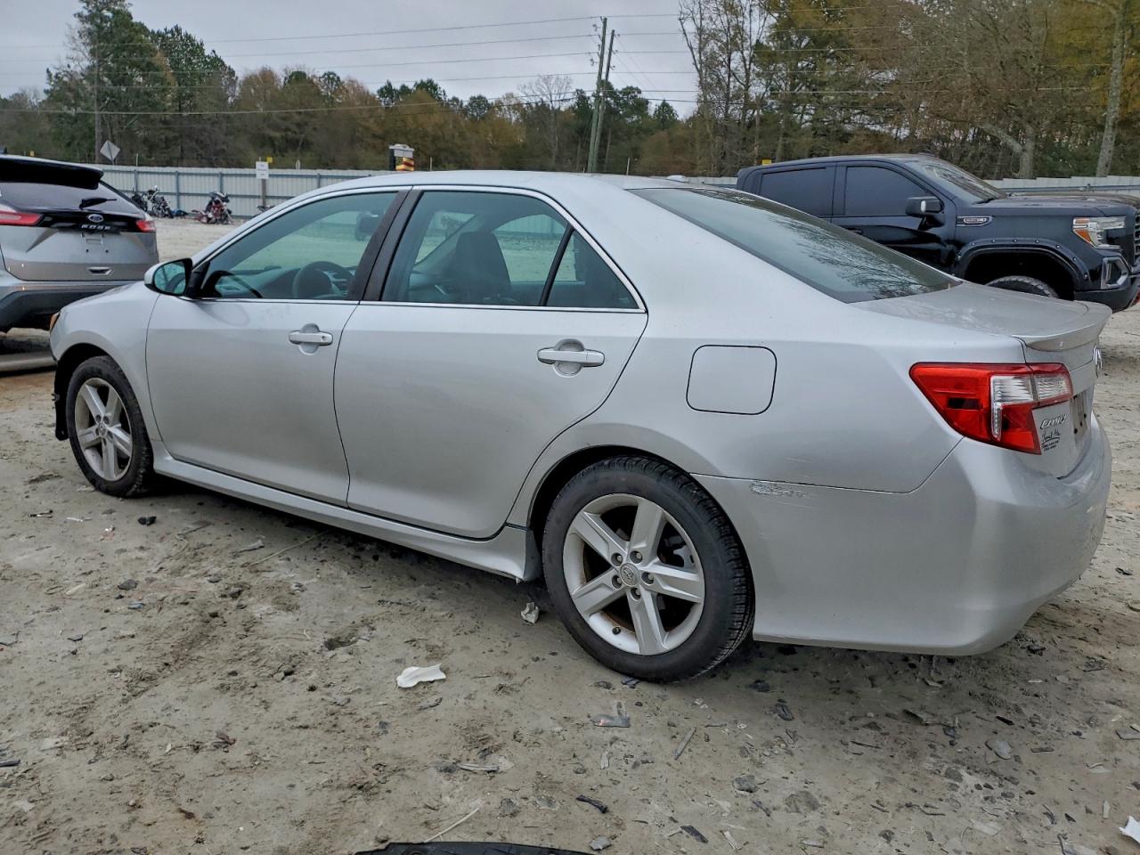2014 TOYOTA CAMRY L photo 2