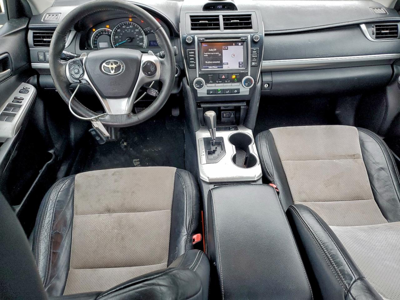 2014 TOYOTA CAMRY L photo 8