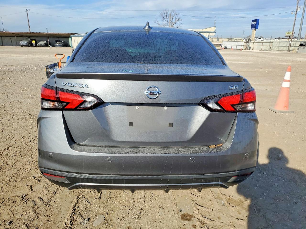 2020 NISSAN VERSA SR photo 6