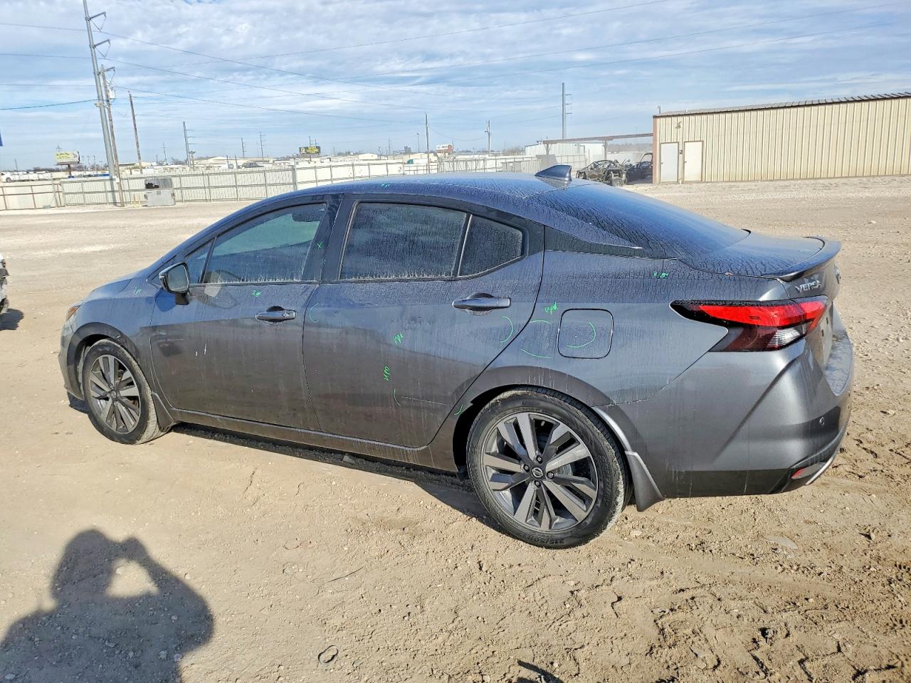 2020 NISSAN VERSA SR photo 2