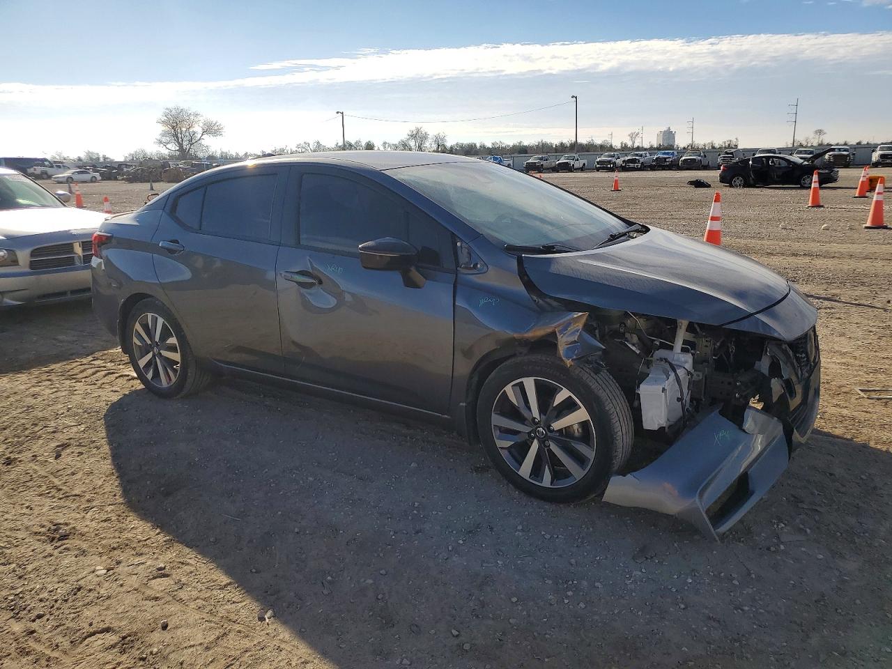 2020 NISSAN VERSA SR photo 4