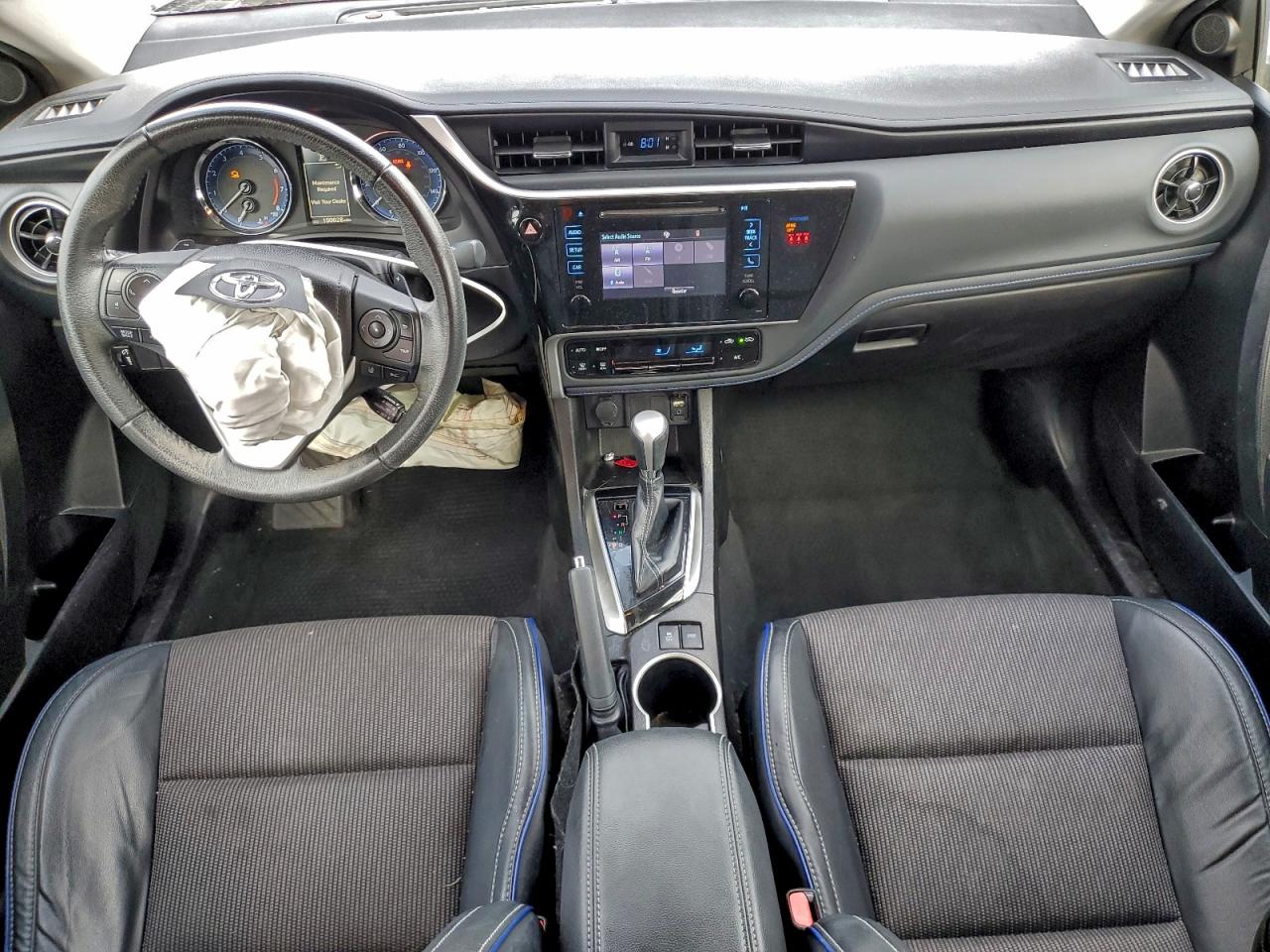 2018 TOYOTA COROLLA L photo 8