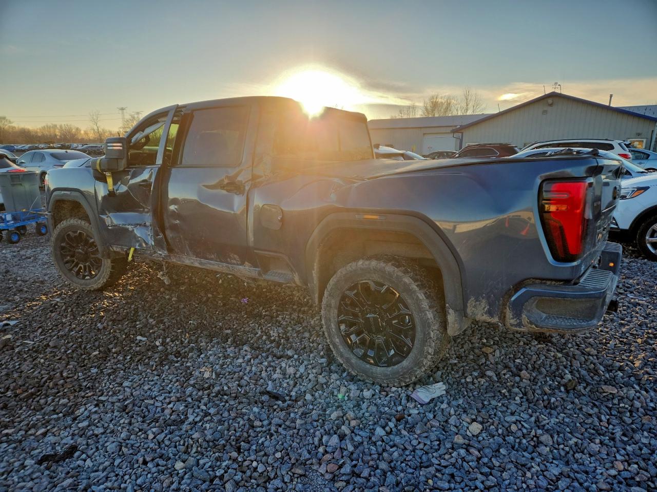 2025 GMC SIERRA K2500 DENALI ULTIMATE photo 2
