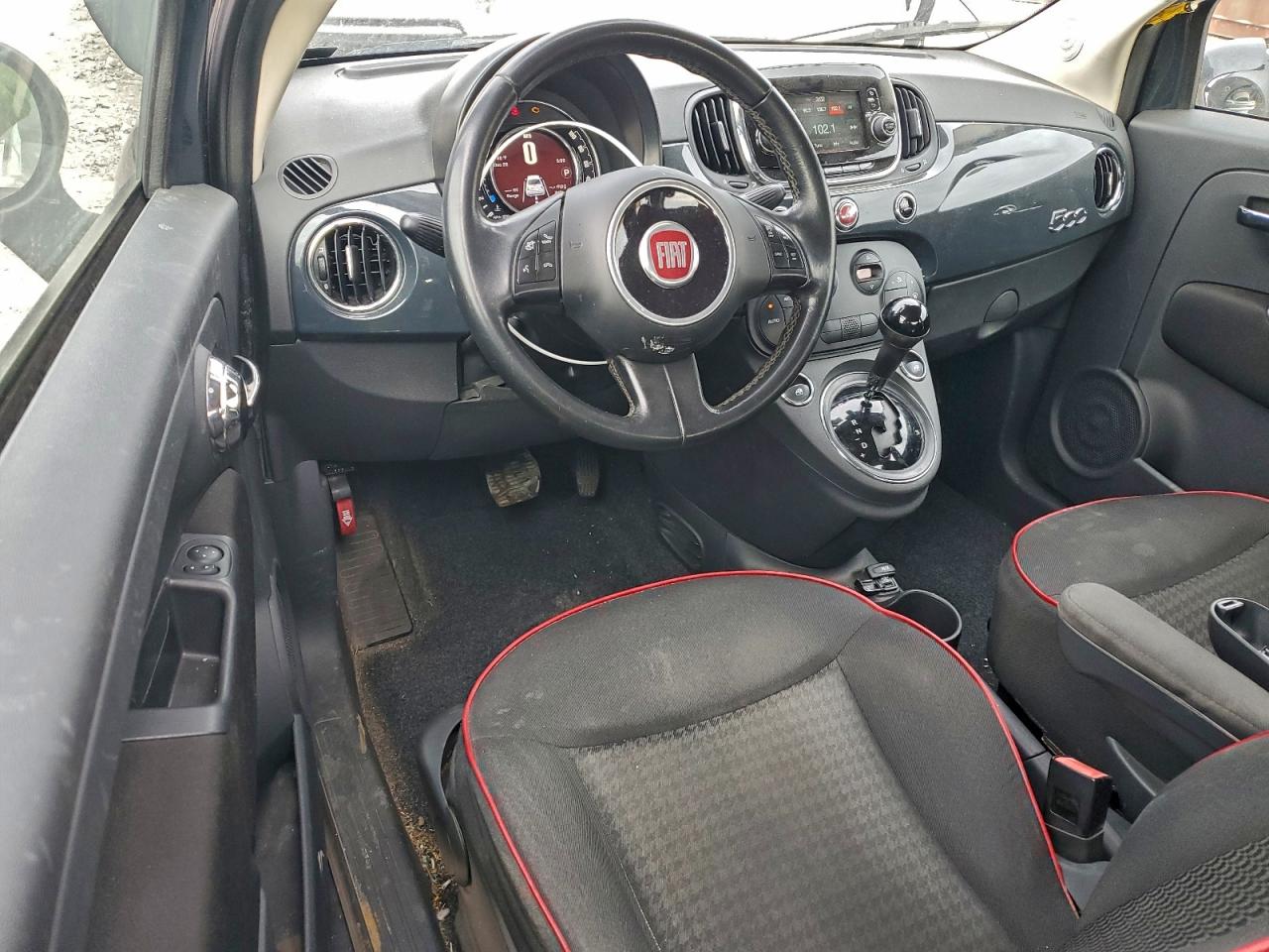 2017 FIAT 500 POP photo 8