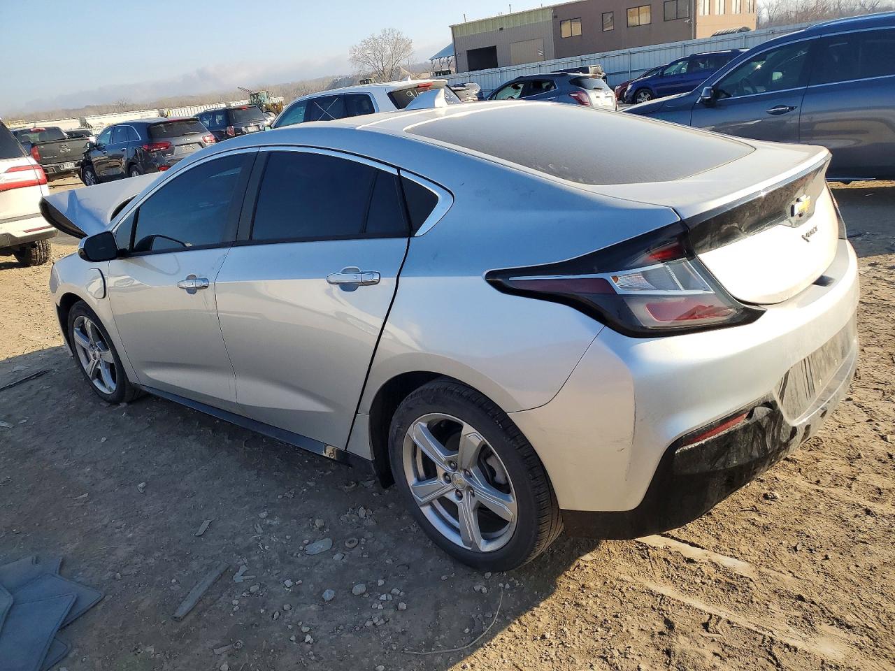 2017 CHEVROLET VOLT LT photo 2