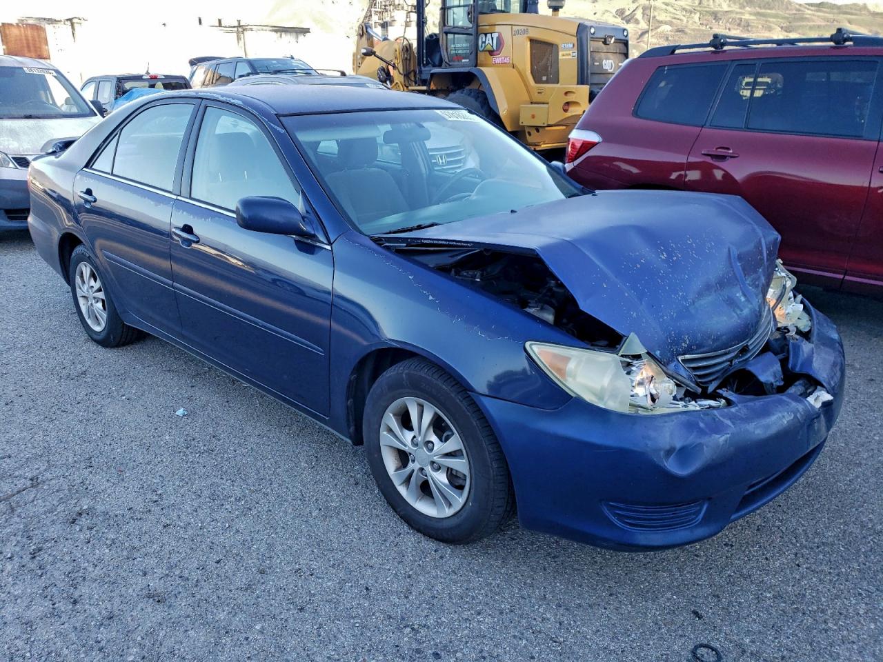 2005 TOYOTA CAMRY LE photo 4