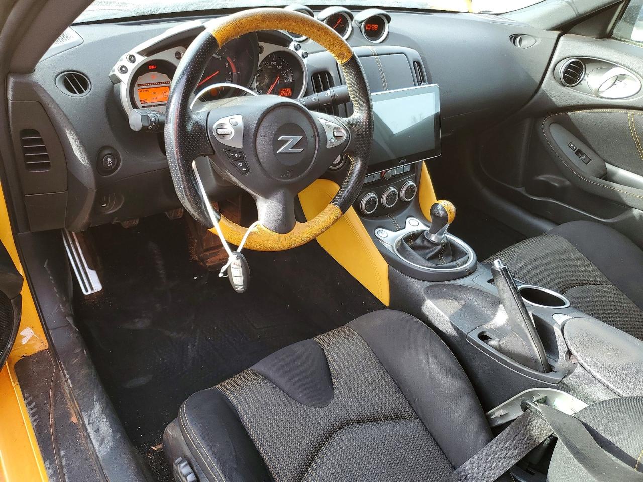 2019 NISSAN 370Z BASE photo 8