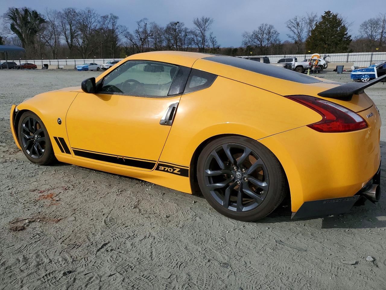 2019 NISSAN 370Z BASE photo 2