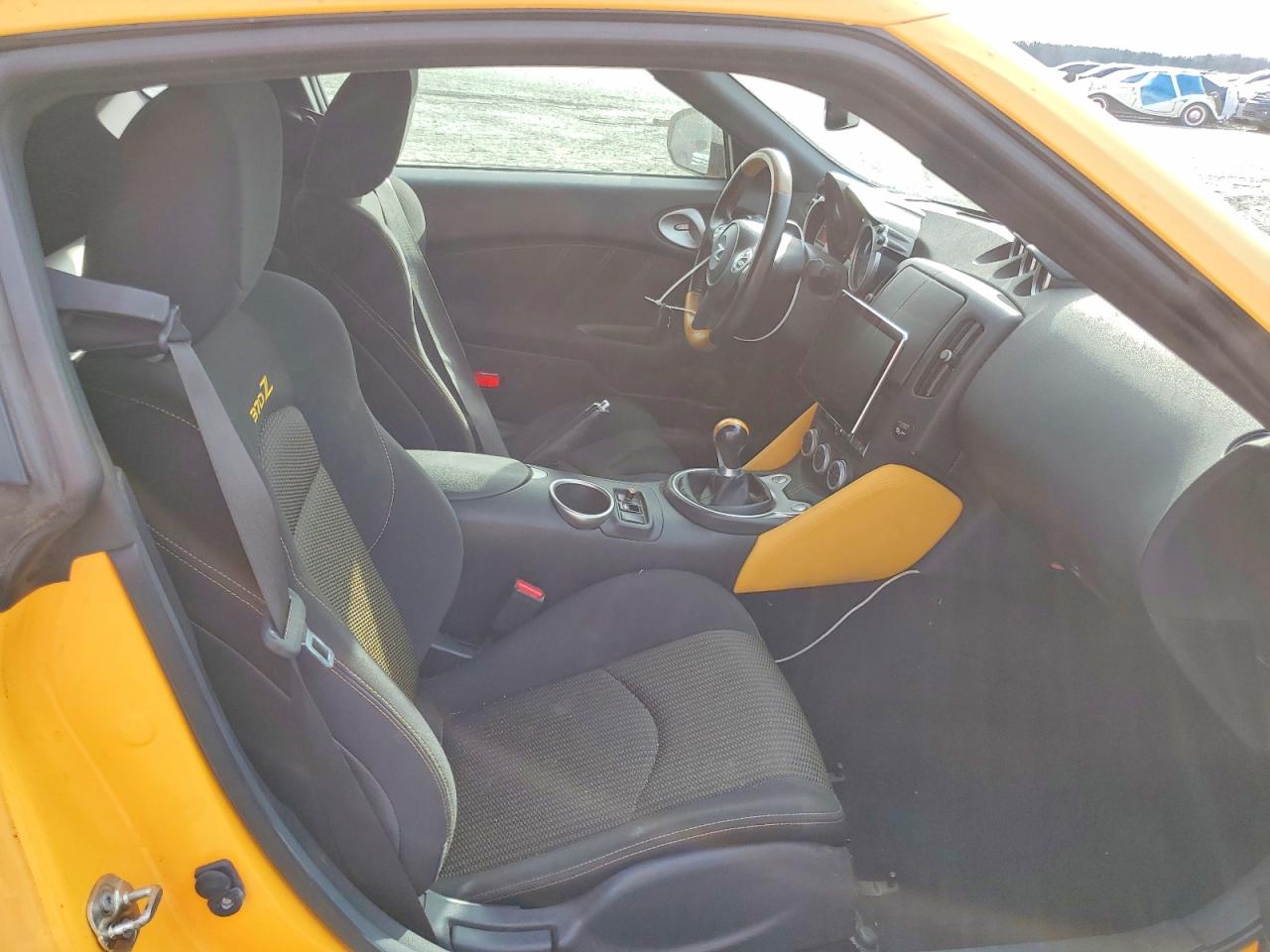 2019 NISSAN 370Z BASE photo 10
