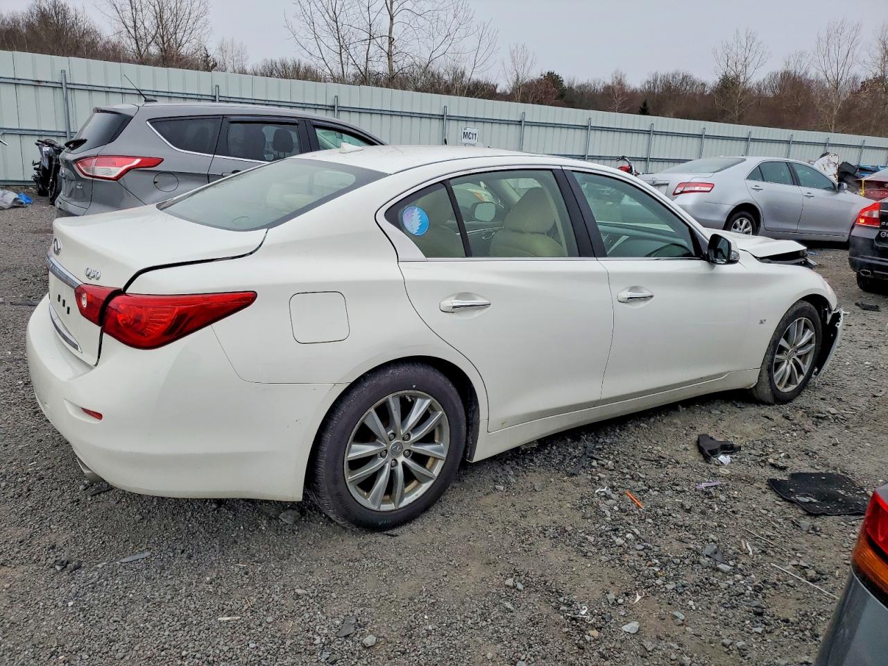 2015 INFINITI Q50 BASE photo 3