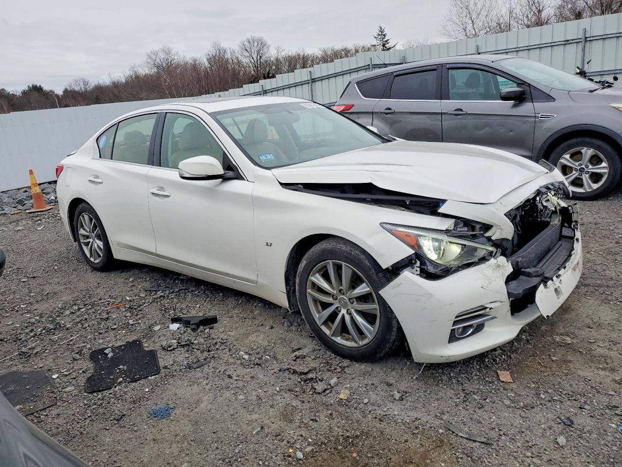 2015 INFINITI Q50 BASE photo 4