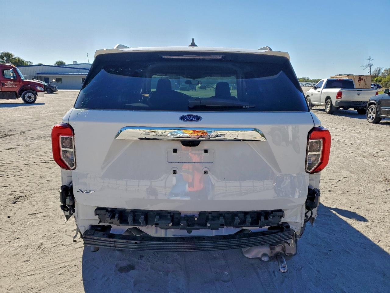 2021 FORD EXPLORER XLT photo 6