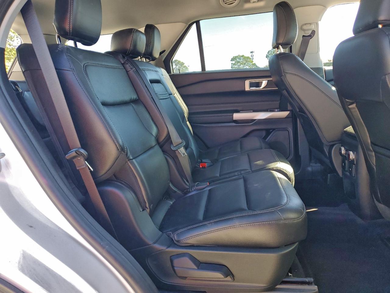 2021 FORD EXPLORER XLT photo 11