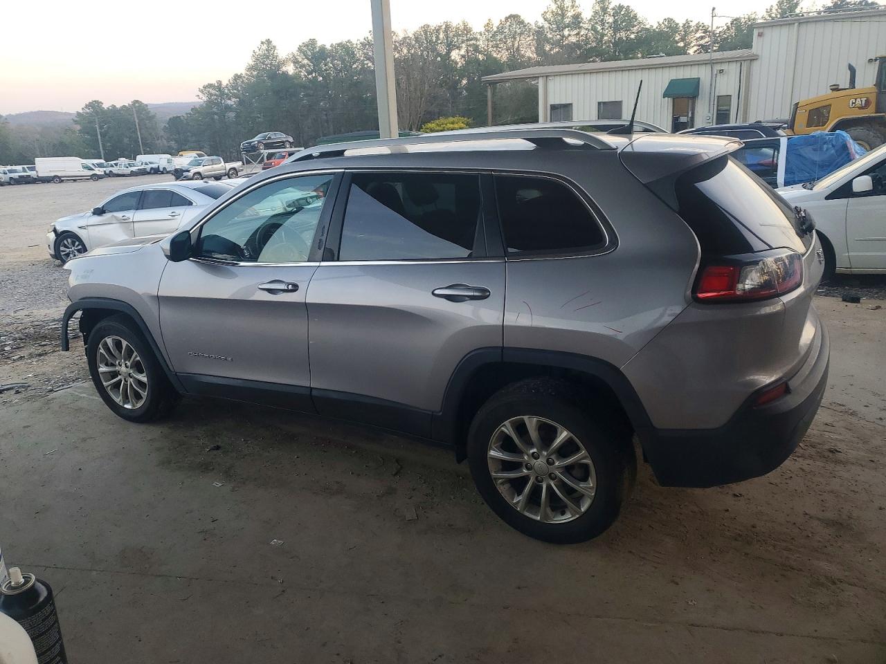 2019 JEEP CHEROKEE LATITUDE photo 2