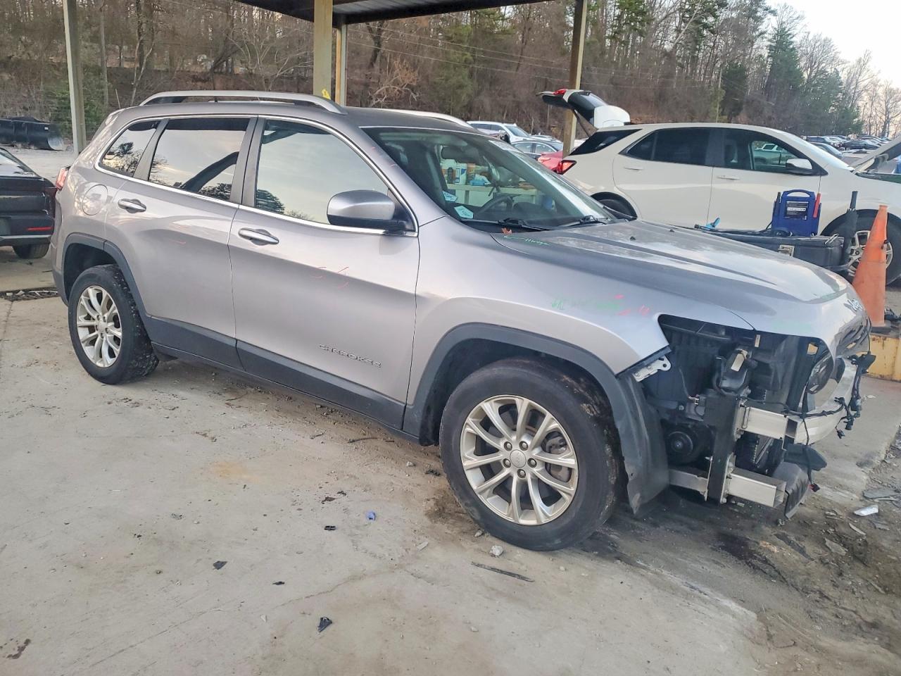 2019 JEEP CHEROKEE LATITUDE photo 4