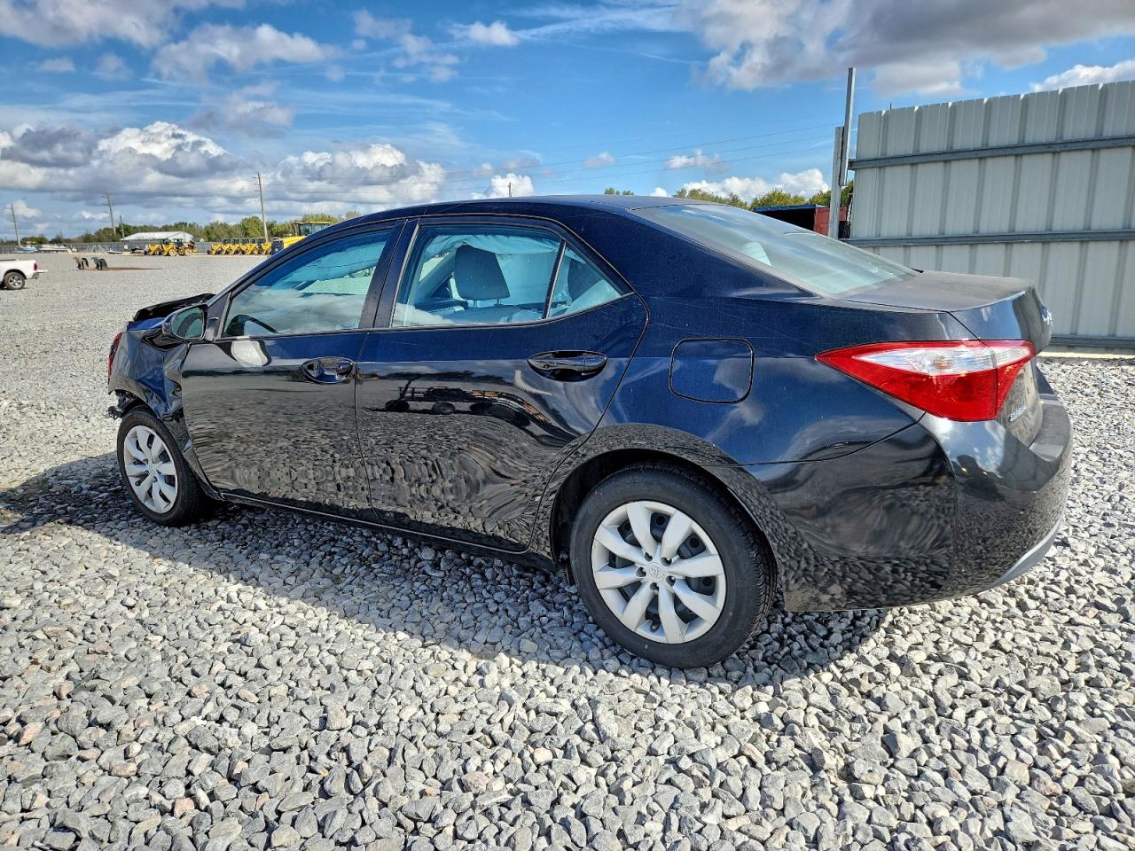 2016 TOYOTA COROLLA LE photo 3