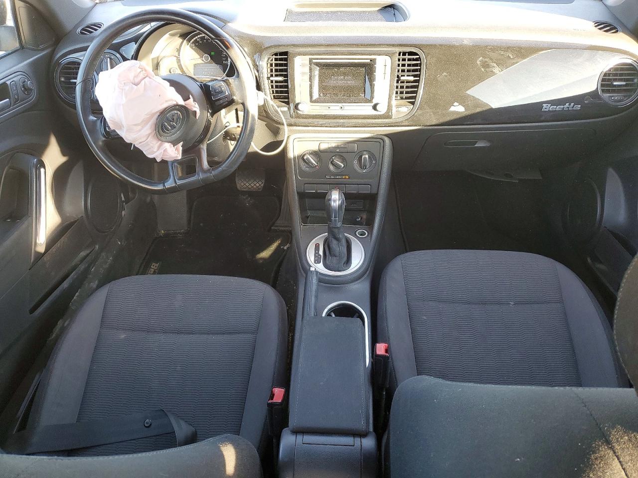 2016 VOLKSWAGEN BEETLE 1.8T photo 8