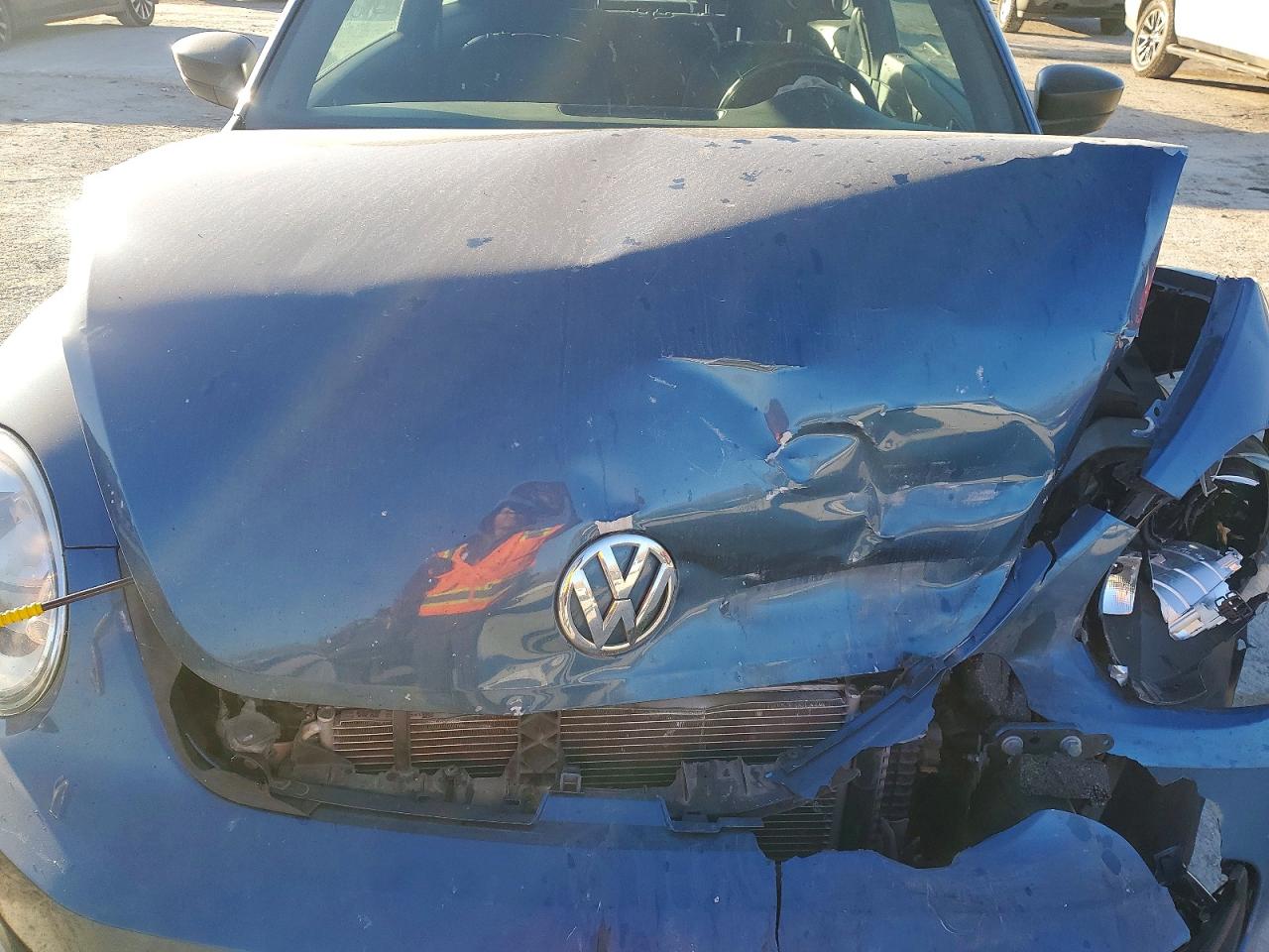 2016 VOLKSWAGEN BEETLE 1.8T photo 11