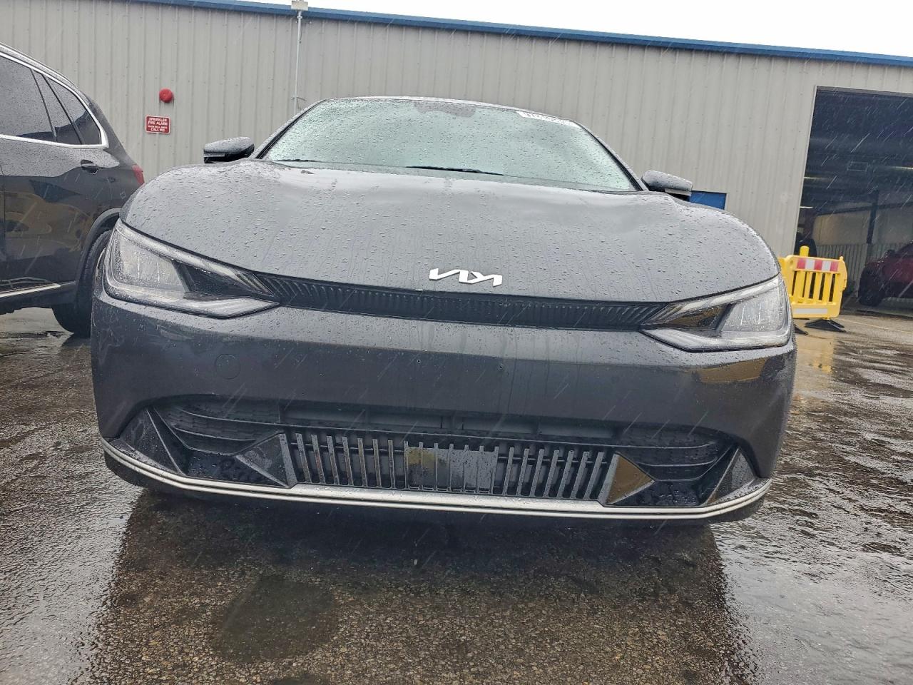 2023 KIA EV6 LIGHT photo 5