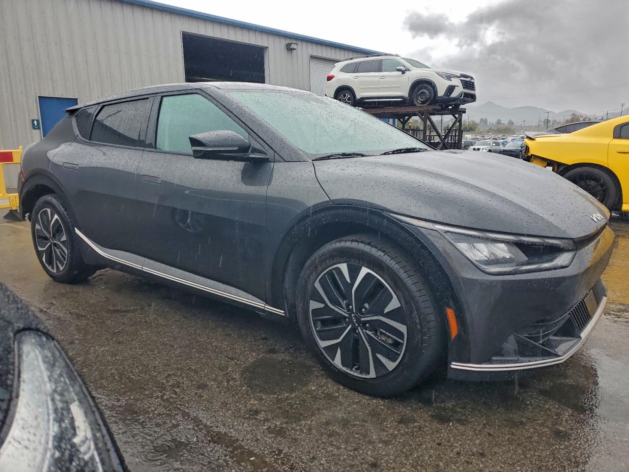 2023 KIA EV6 LIGHT photo 4