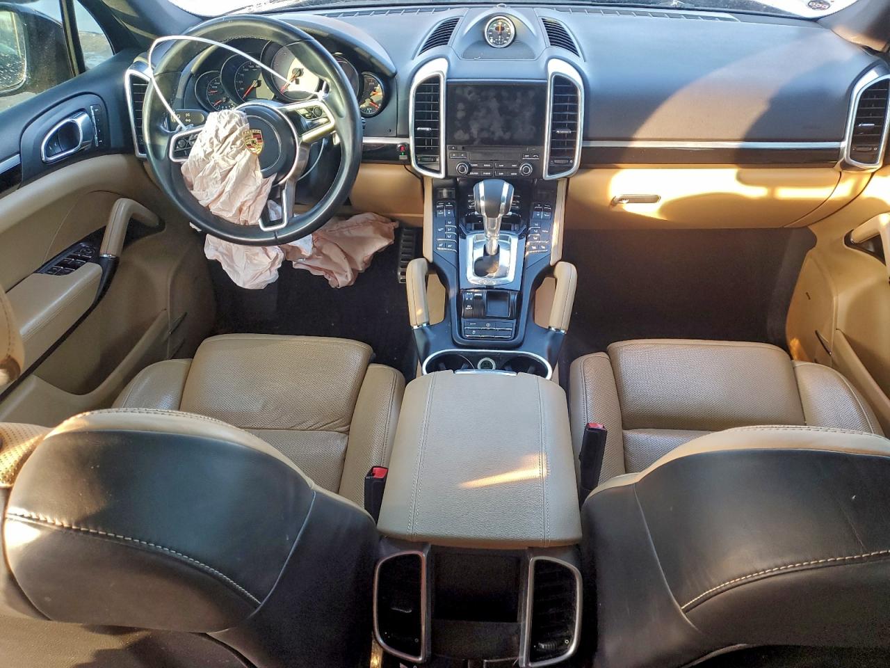 2018 PORSCHE CAYENNE S photo 8