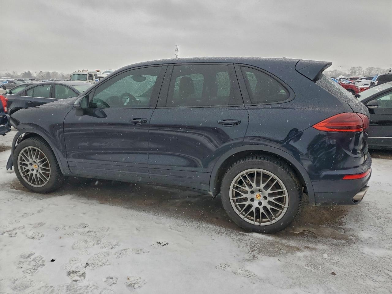 2018 PORSCHE CAYENNE S photo 2